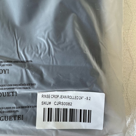 Measure & Made Cropped Jeans - Picture 5 of 5